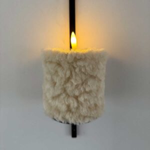 Blockljus vit mellanlång päls