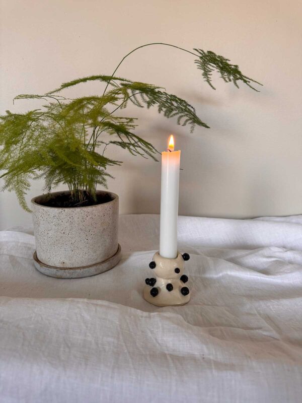 Knottrig ljusstake creme