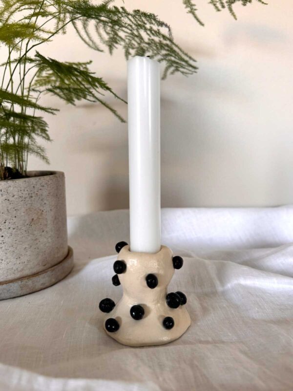 Knottrig ljusstake creme