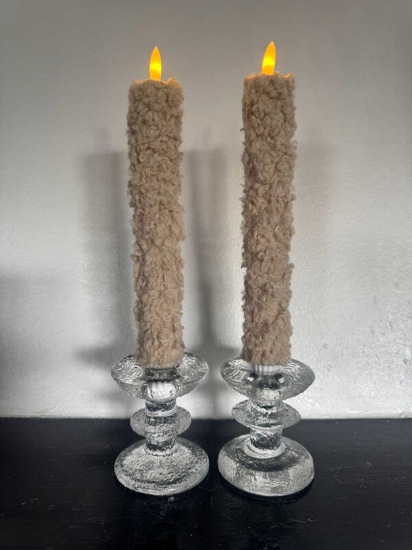 Kronljus beige korthårig päls