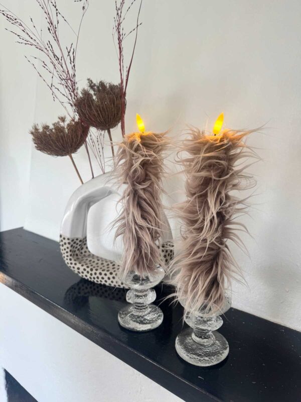 Kronljus beige långhårig päls