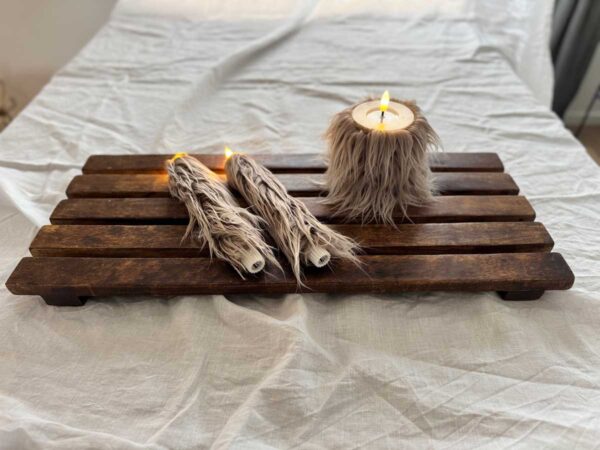 Kronljus beige långhårig päls