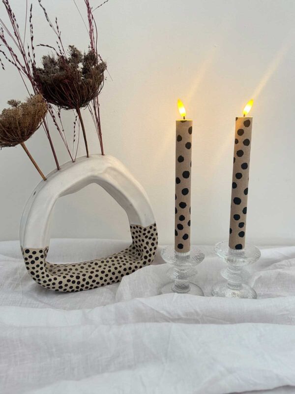 Kronljus beige småprickig