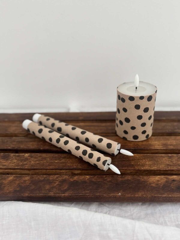 Kronljus beige småprickig