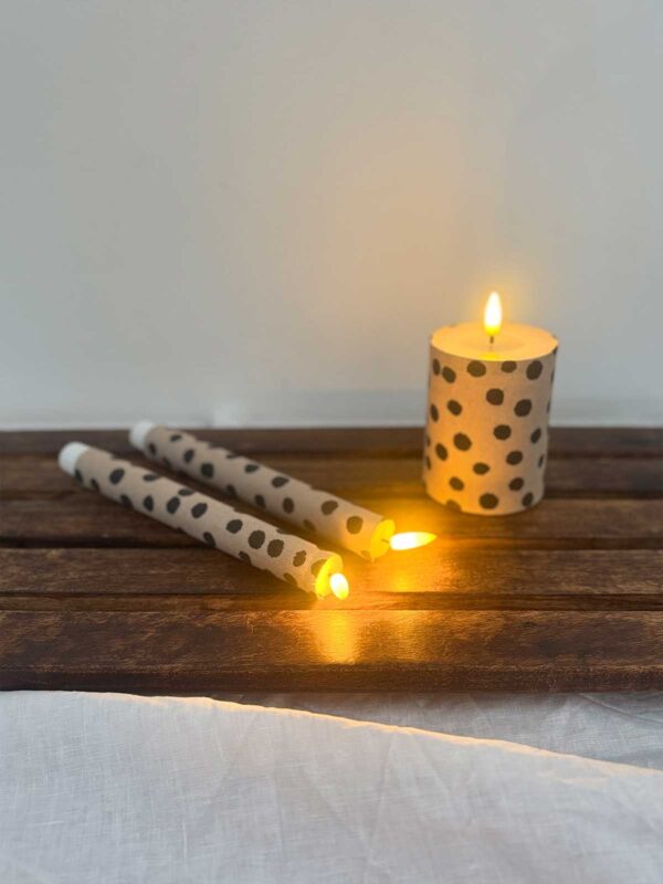 Kronljus beige småprickig