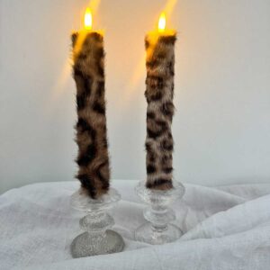 Kronljus brun leopard mellanlång päls