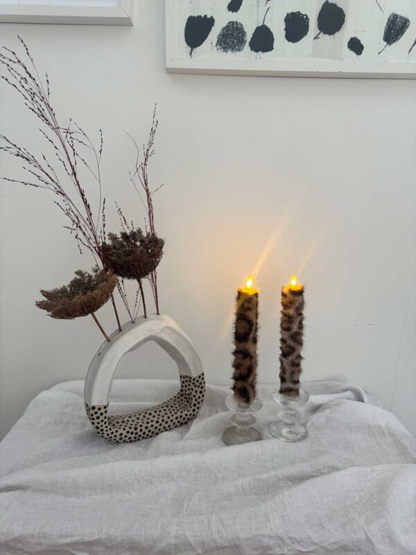 Kronljus brun leopard mellanlång päls