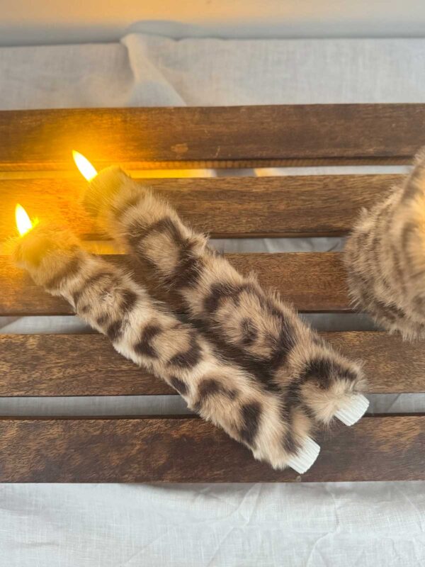 Kronljus brun leopard mellanlång päls