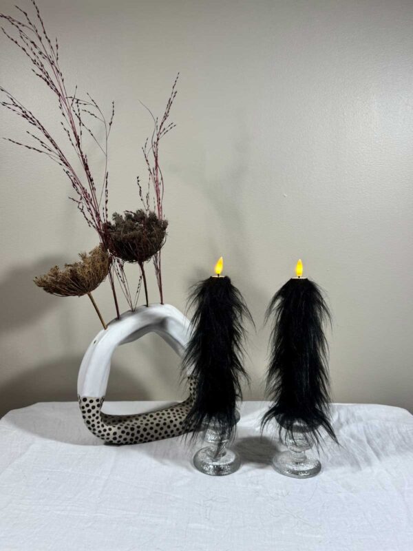 Kronljus svart långhårig päls