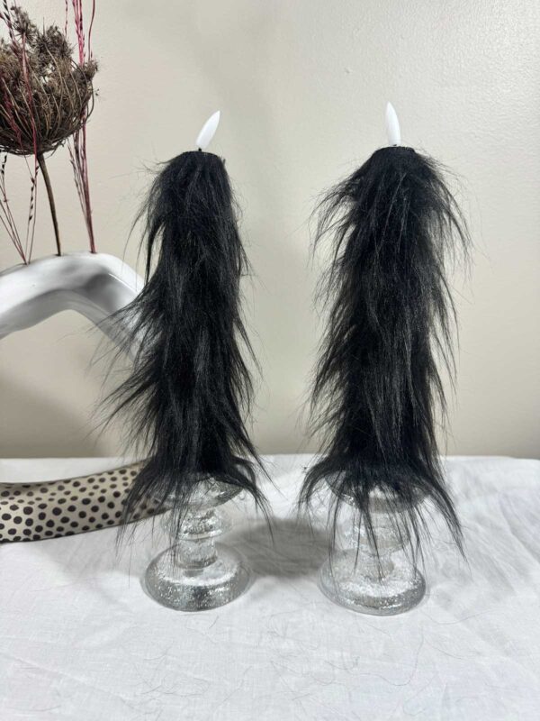 Kronljus svart långhårig päls