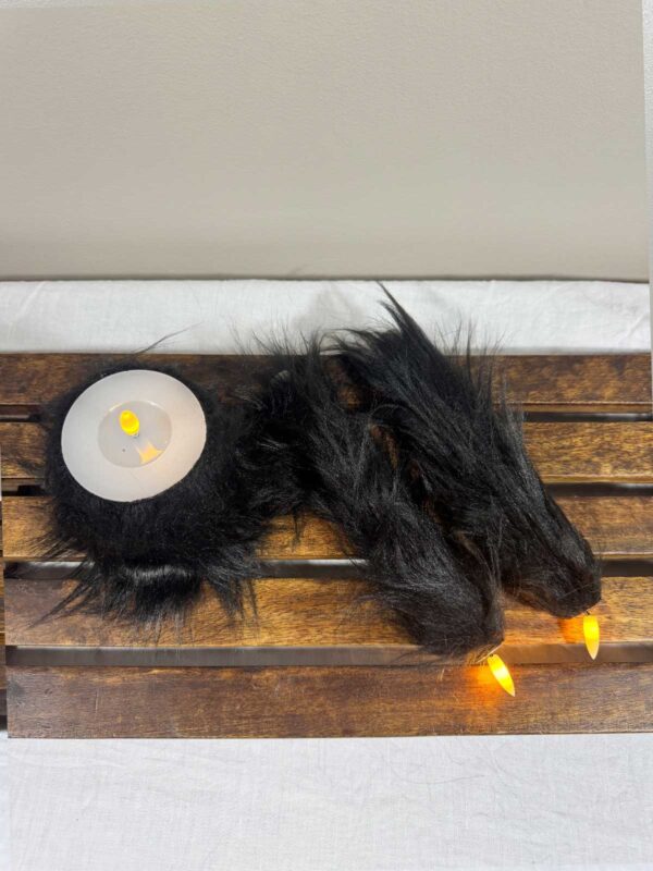 Kronljus svart långhårig päls