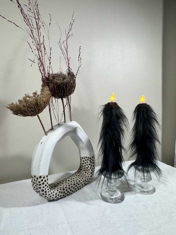 Kronljus svart långhårig päls