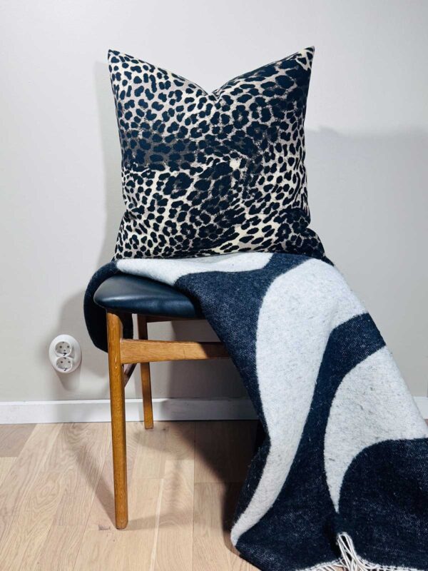 Kudde brun bomull leopard