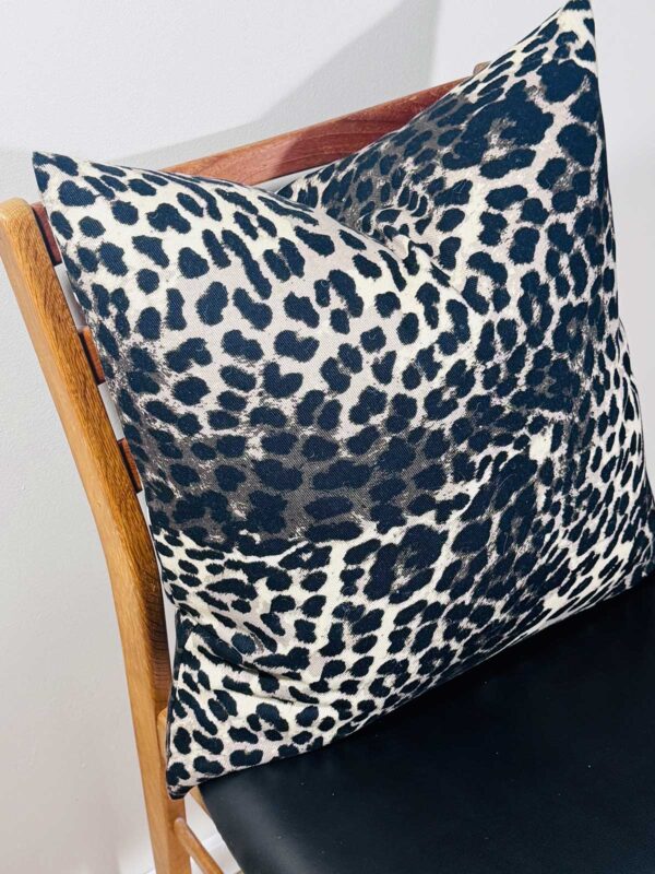 Kudde brun bomull leopard
