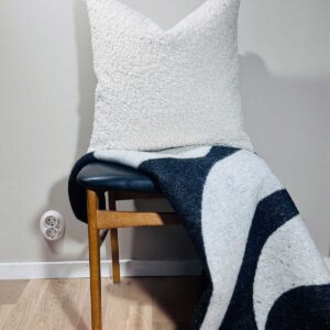 Kudde vit korthårig päls