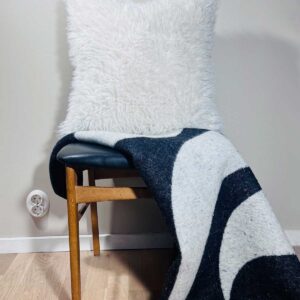 Kudde vit långhårig päls