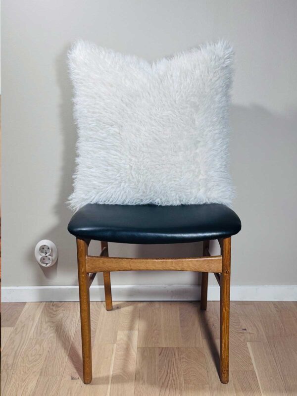 Kudde vit långhårig päls