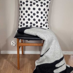 Kudde vit storprickig