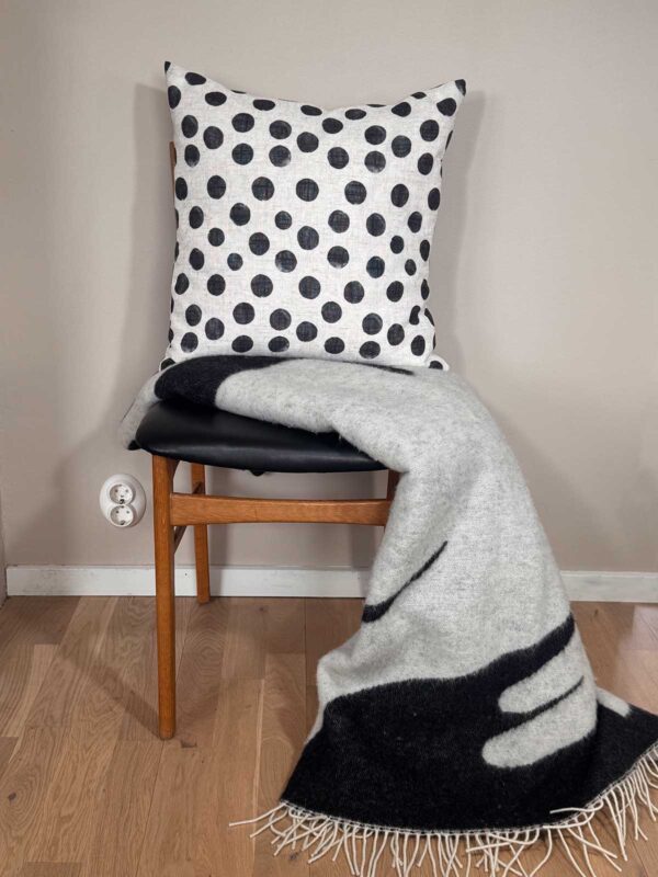 Kudde vit storprickig