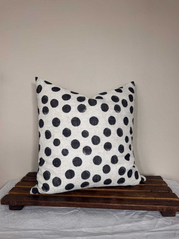 Kudde vit storprickig