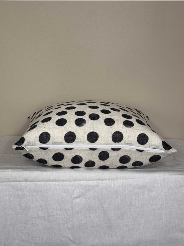 Kudde vit storprickig