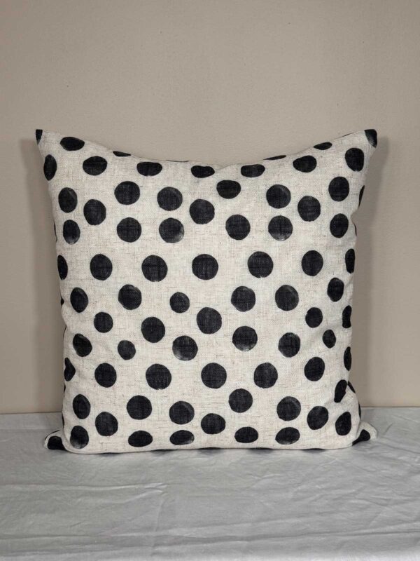 Kudde vit storprickig