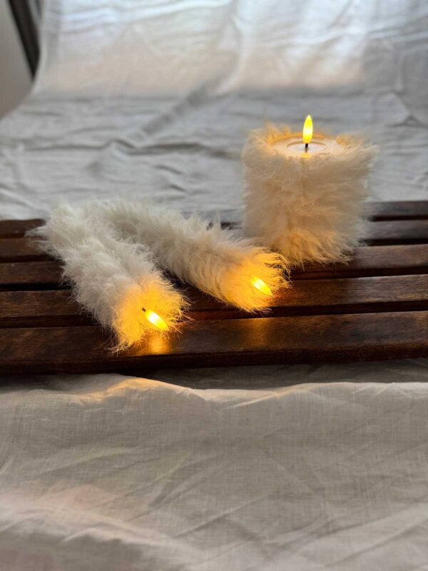 Ljuskitt vit långhårig päls