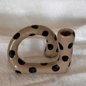 Loop ljusstake beige mellanprickig