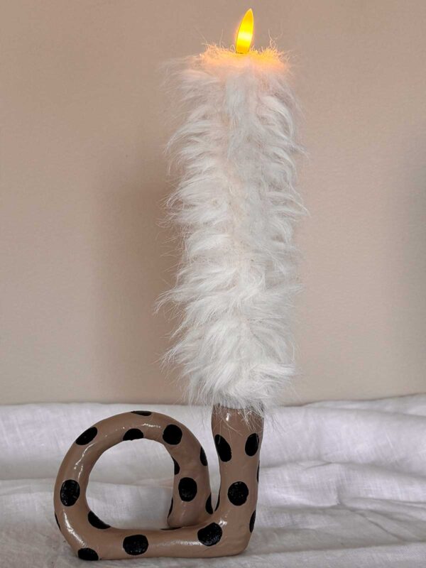 Loop ljusstake beige mellanprickig