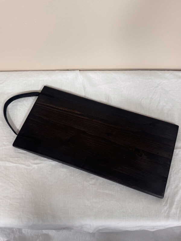 Serveringsbricka med läderhandtag